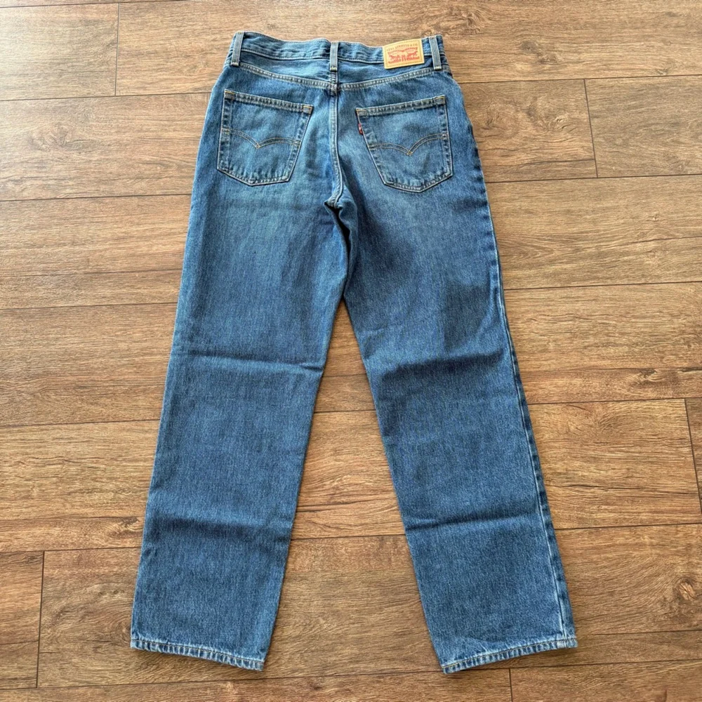 Levi's Straight Leg Women's Jeans in Blue Denim - Picture 8 of 10